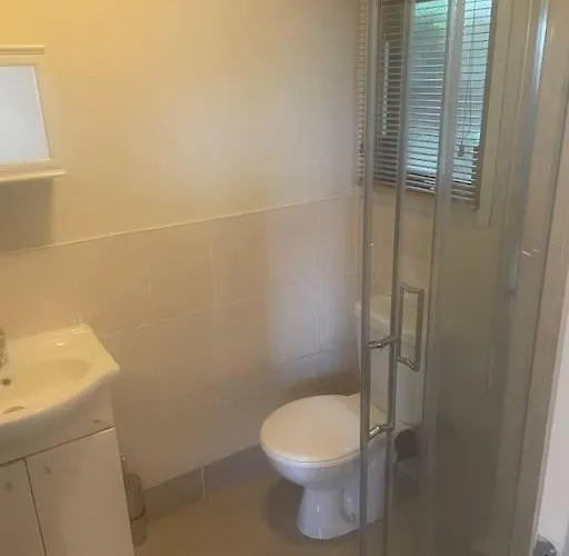 Self Catering At Beechwalk House. 아파트 에니스케리